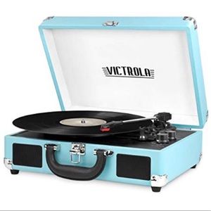 Baby Blue Victrola Turntable/ Bluetooth Speaker